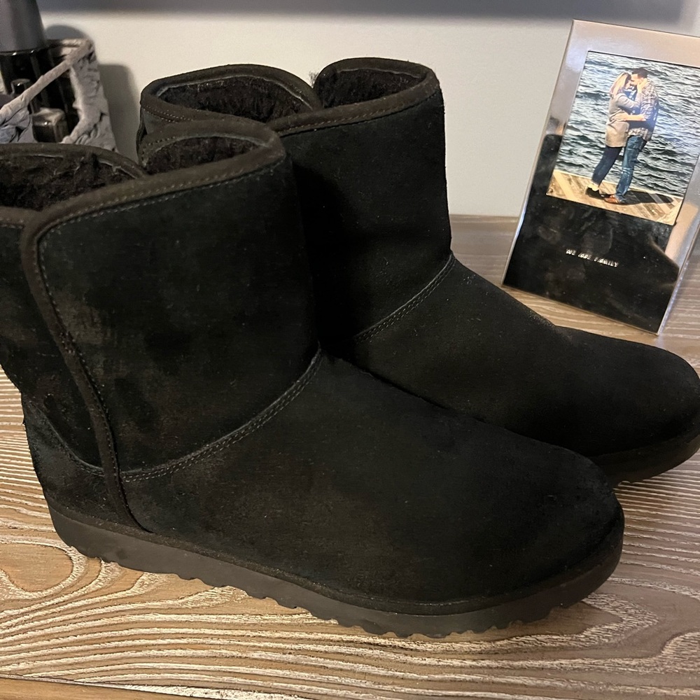 UGG Cory ll Boots size 8